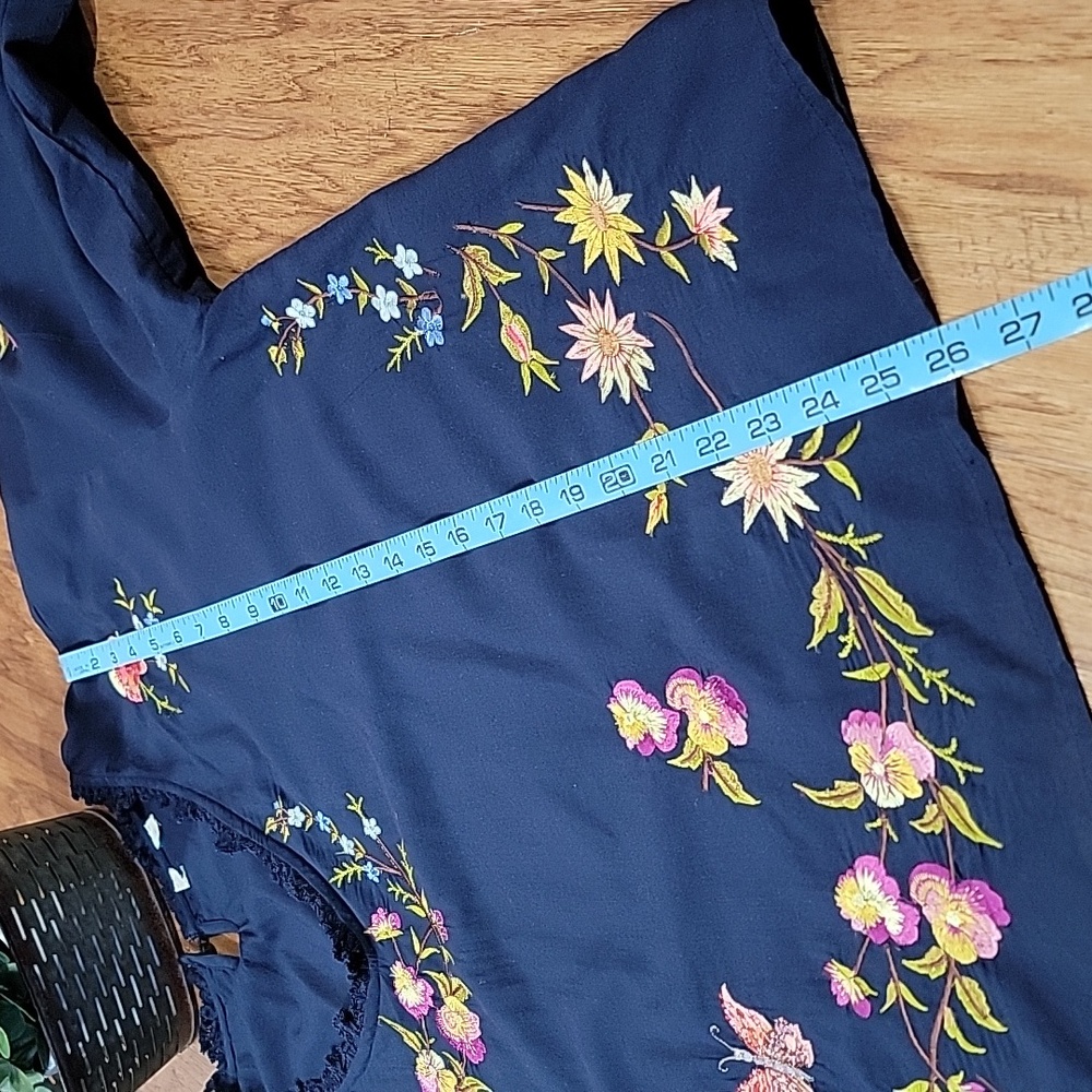 Sundance Floral Embroidered Navy Top - Picture 9 of 16
